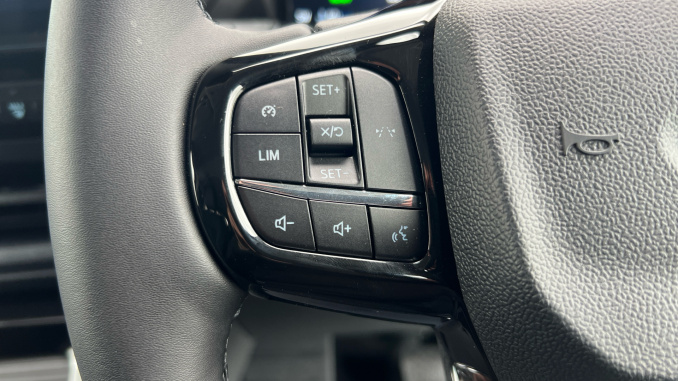 Ford Transit Custom 320 L1 Petrol Fwd 2.5 PHEV 232ps H1 Double Cab Van Sport Auto [NI] - Image 31